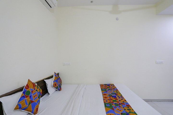 Room 14 of 22