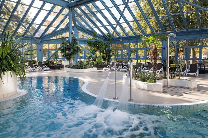 Pool 65 of 170