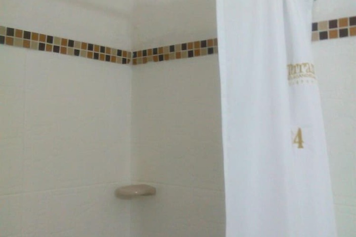 Room 38 of 100