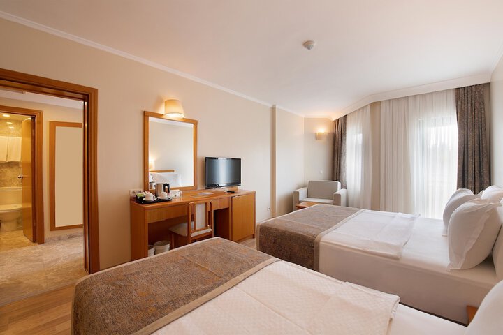 Room 43 of 203