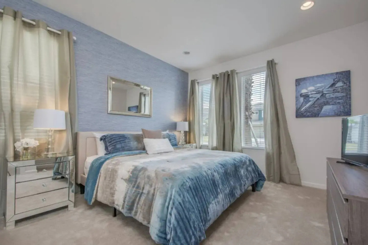 Room 4 of 20
