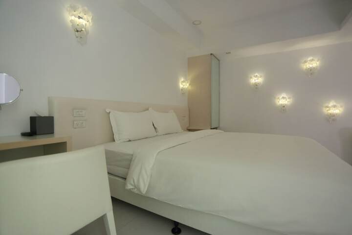 Room 34 of 74