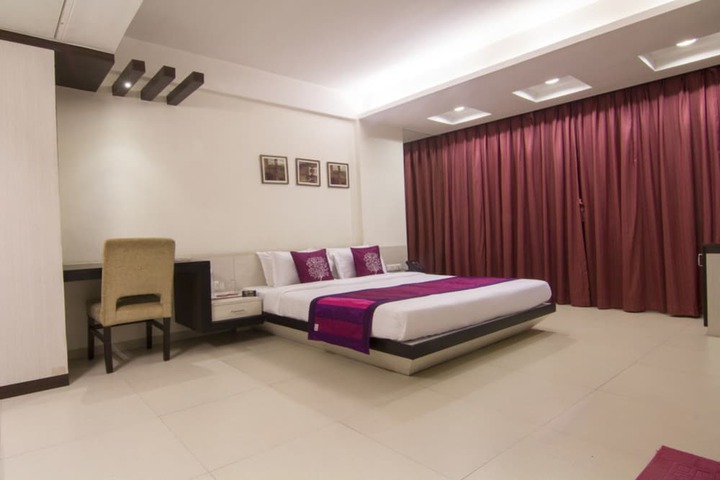 Room 4 of 35