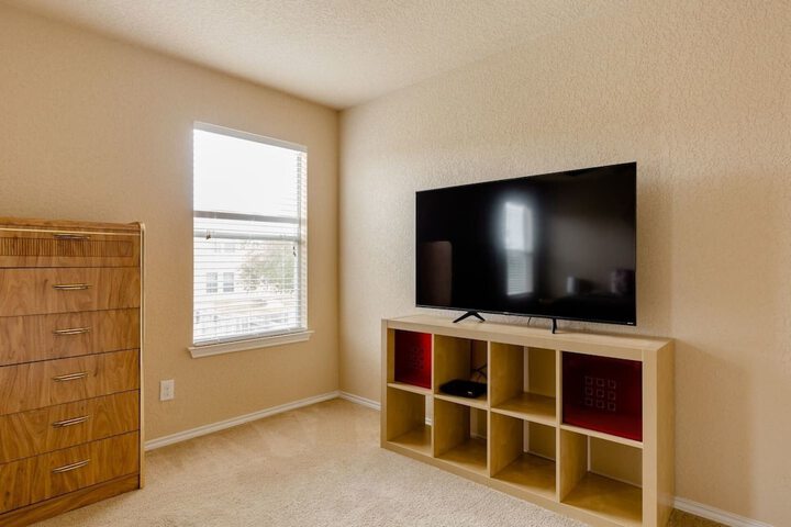 Room 3 of 31