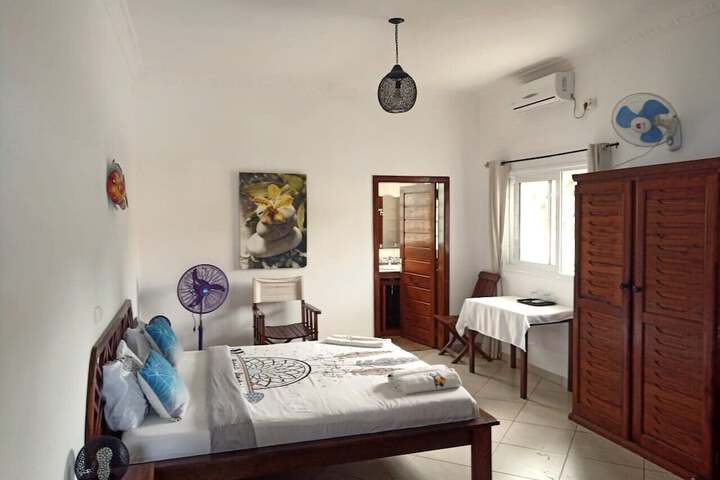 Room 2 of 84