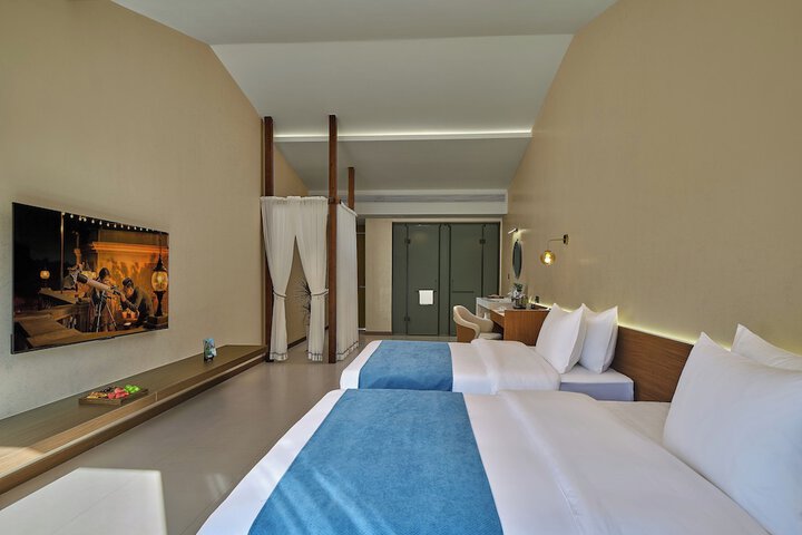 Room 12 of 49