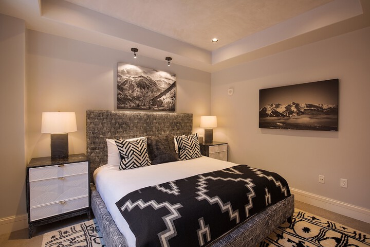 Room 29 of 382