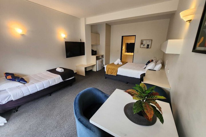 Room 16 of 53