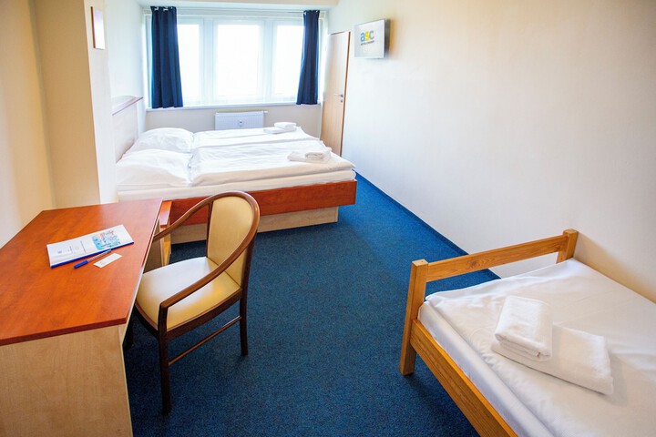 Room 33 of 60
