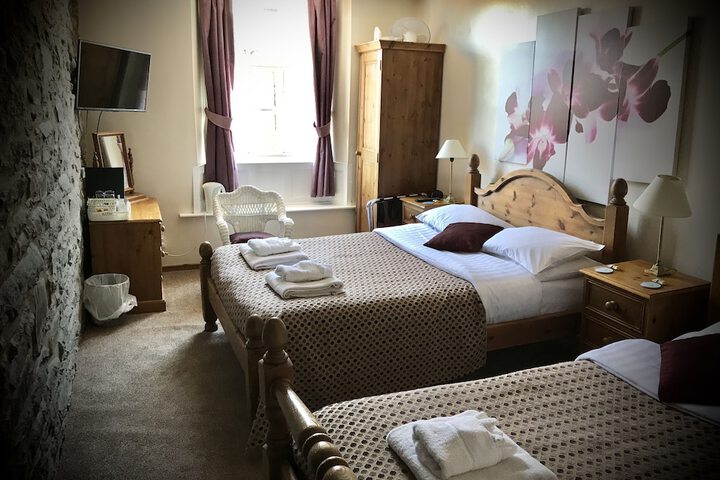 Room 12 of 94