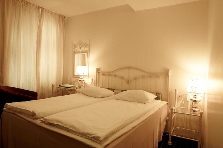 Room 7 of 91