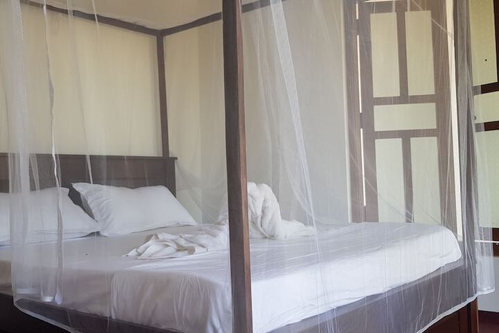 Room 7 of 32