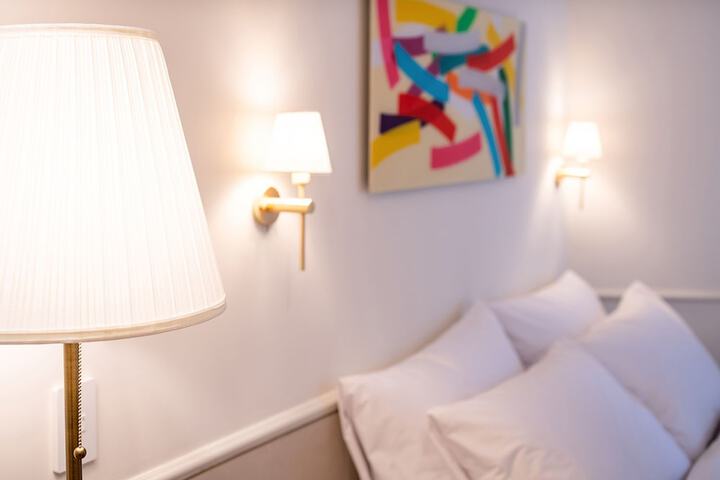 Room 2 of 96