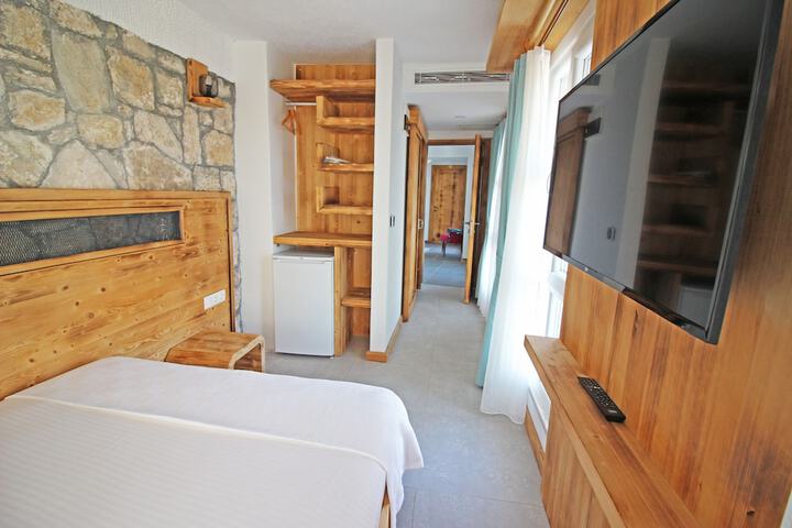 Room 6 of 61