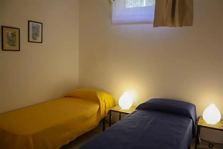 Room 2 of 23