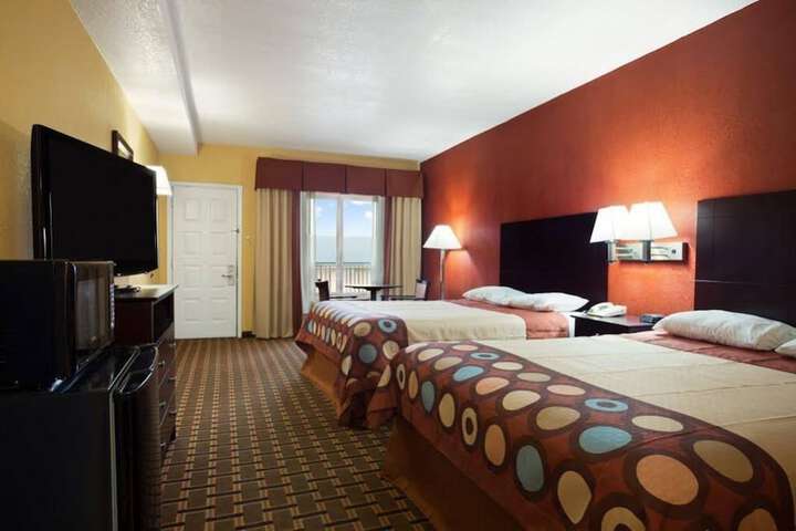 Room 4 of 34