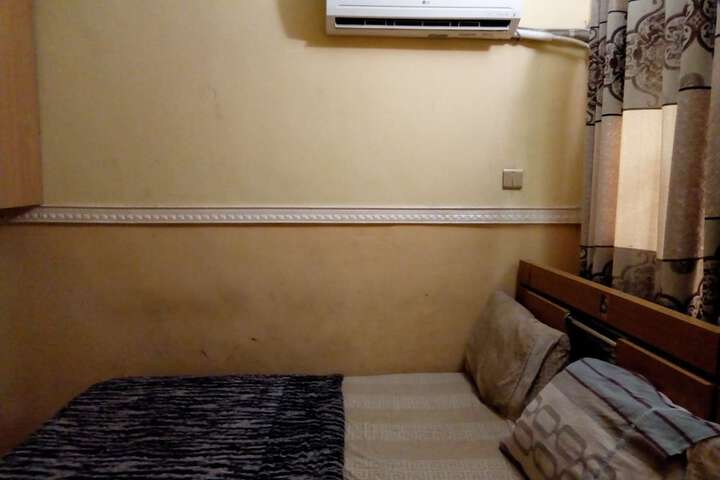 Room 4 of 38