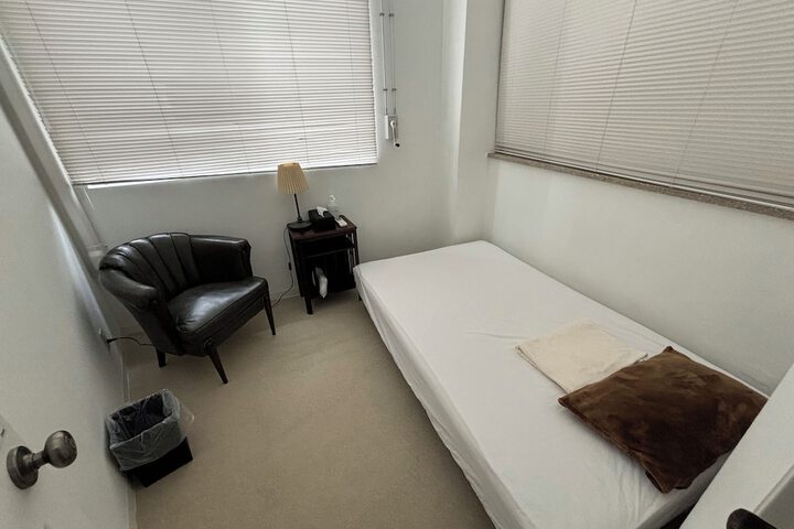Room 3 of 36