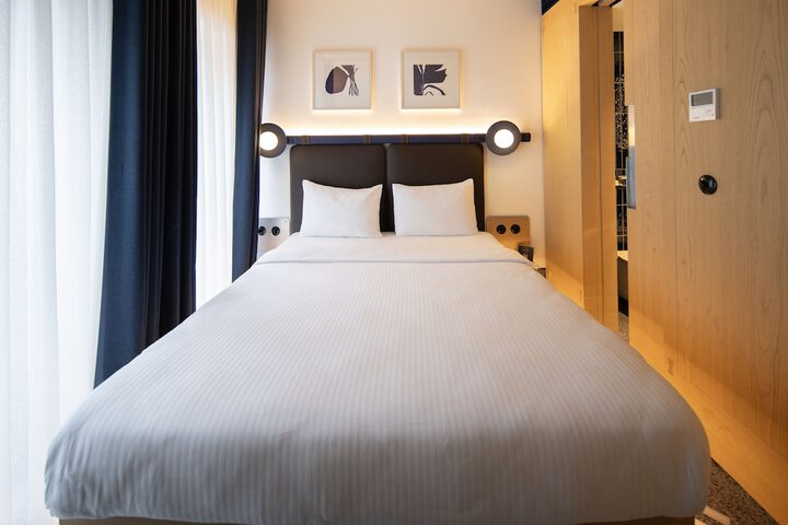 Room 4 of 41
