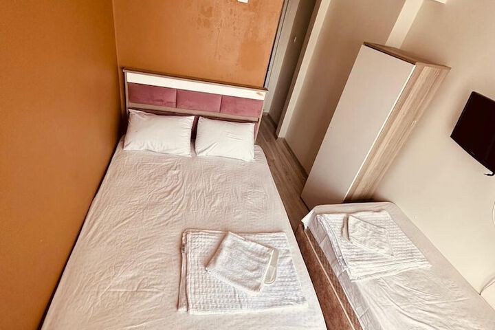Room 18 of 32
