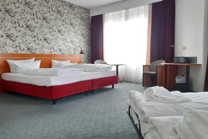 Room 17 of 48
