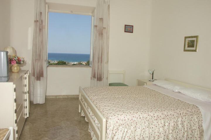 Room 10 of 62