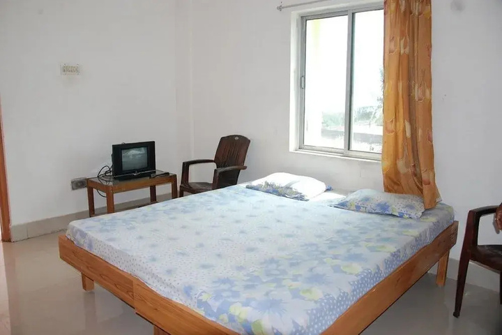 Room 3 of 9