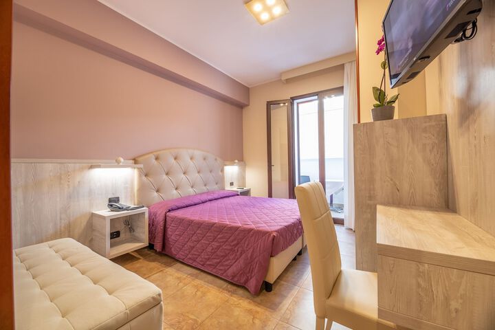 Room 10 of 88