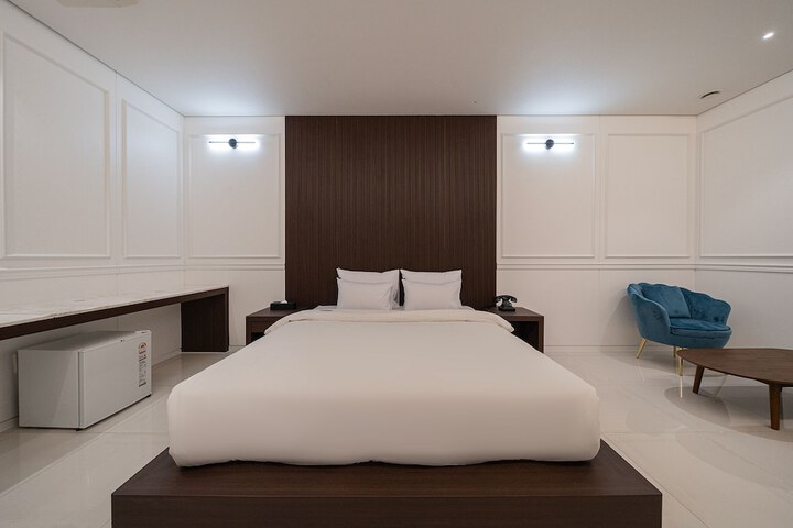 Room 55 of 104