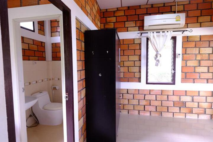 BAAN KWAN CHAROEN BUNGALOW