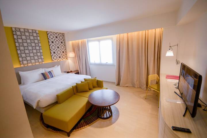 Room 15 of 52