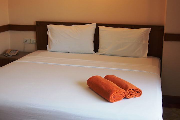 Room 4 of 20