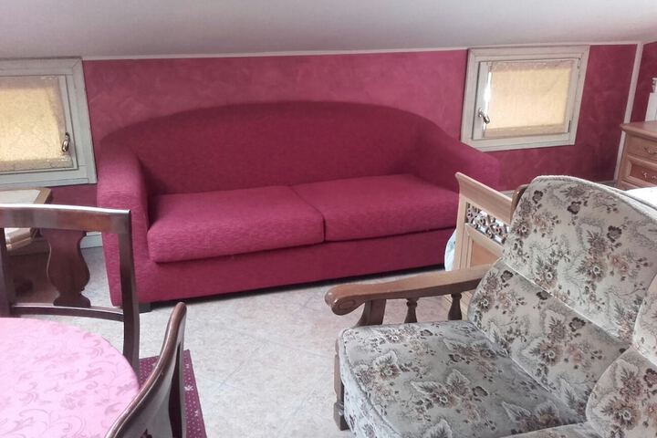 Room 7 of 76
