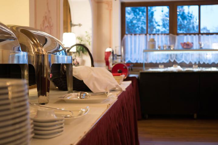 Breakfast/Coffee Service 48 of 74