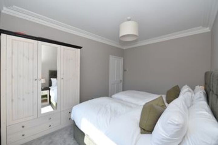Room 16 of 22