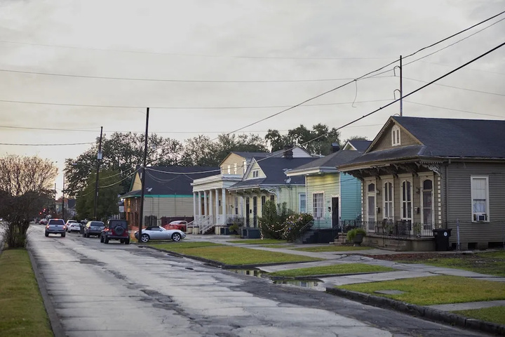 Exterior of Sonder — Oakview (NOL - URSU2600)
