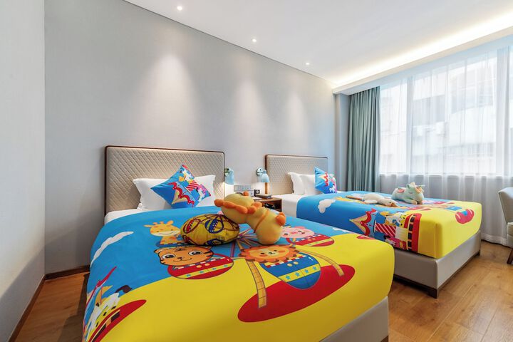 Room 15 of 53