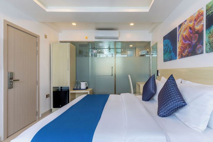 Room 12 of 37