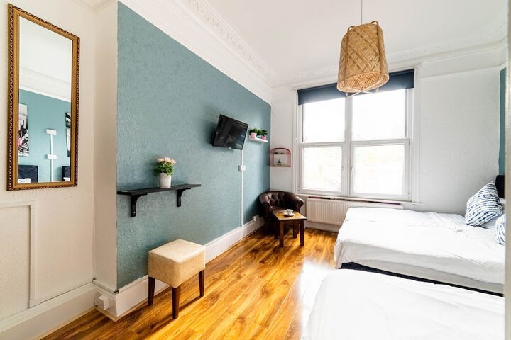 Room 28 of 75