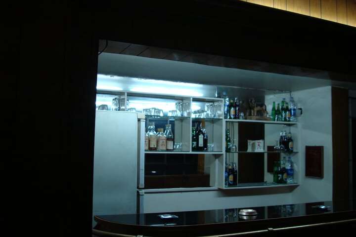 Lounge 40 of 53