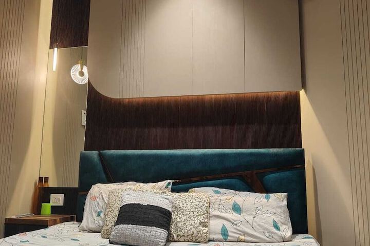 Room 13 of 53