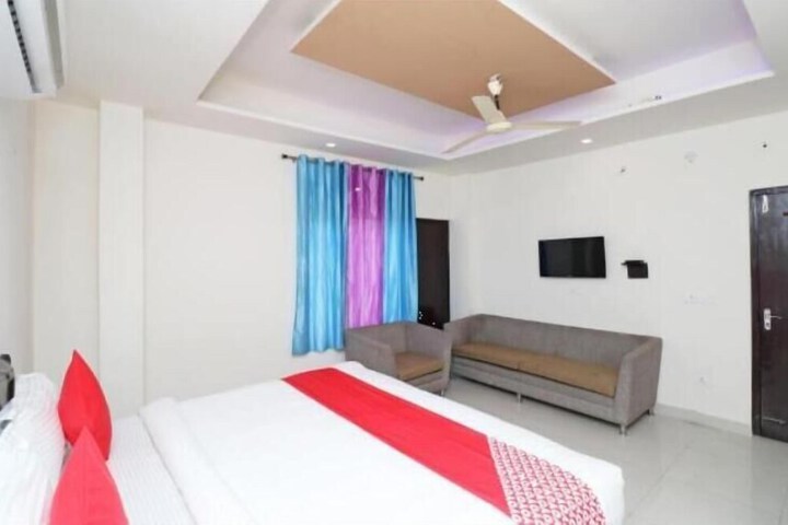 Room 12 of 29