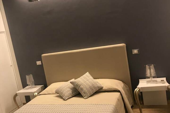 Room 11 of 37