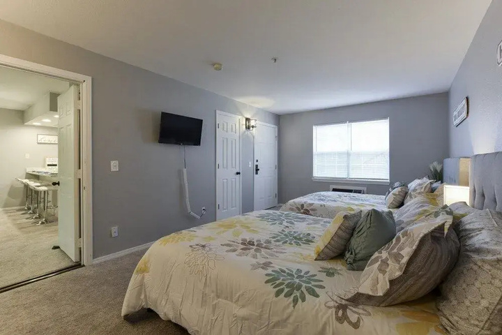 Room 5 of 15