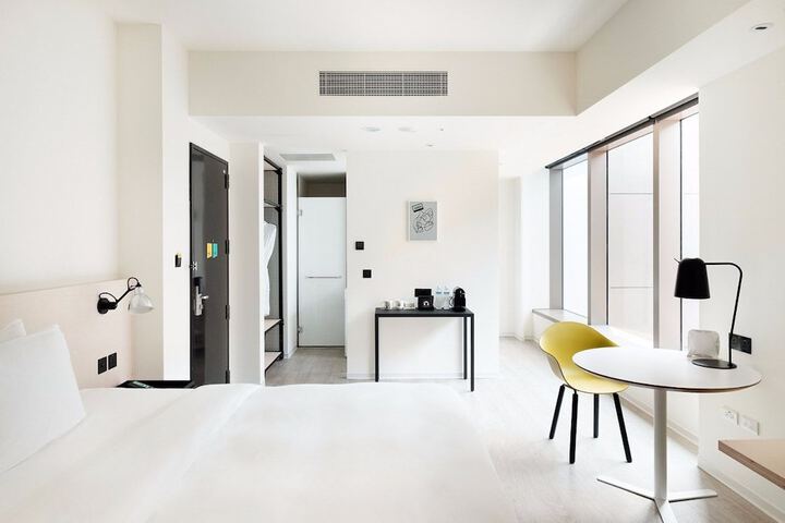 Room 30 of 66