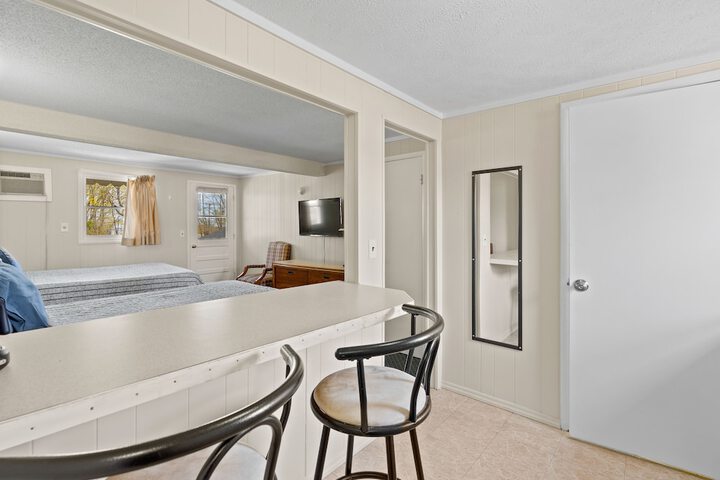 Room 11 of 37