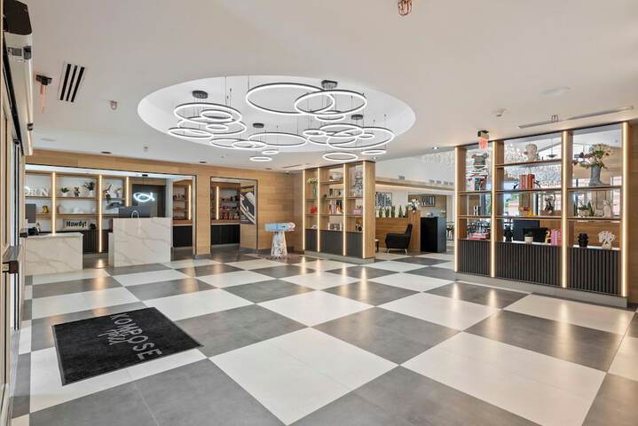 Hotel Interior 4 of 35
