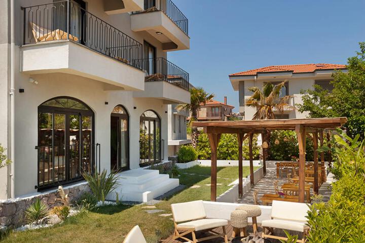 Zoi Cunda Otel