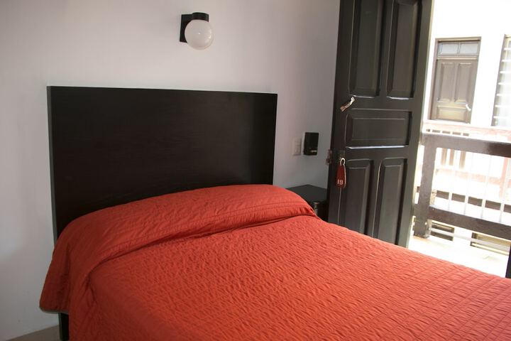 Room 17 of 32