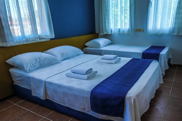 Room 3 of 62